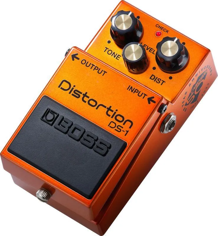 BOSS efektový pedál Distortion, jubilejní edice 50 let