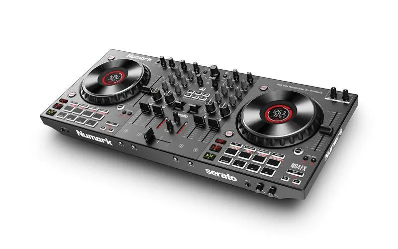 Numark DJ kontroler, 4 ch, 2x8 pad, interface, Serato DJ Lite, FX