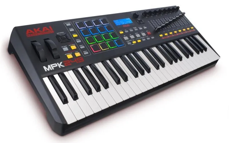 Akai Pro USB/MIDI kontroler, 49 kláves s Aftertouch, 12 MPC pad