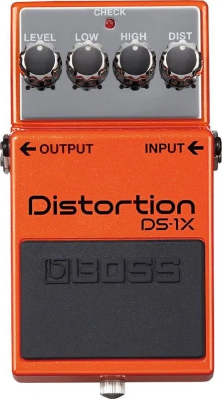 BOSS Distortion efektový pedál, speciální edice, prémiový zvuk