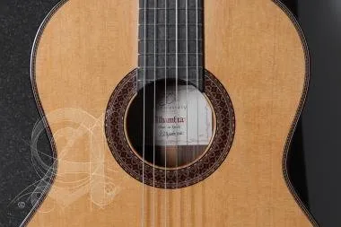 Alhambra ALH-7P ClassicAlhambra Gitár Classic Cédrus, tömör indiai rózsafa, (koncert méret) ébenfa f