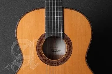 Alhambra ALH-7C ClassicAlhambra Gitár 7 C Classic Cédrus, tömör mahagóni, (koncert méret) ébenfa fog