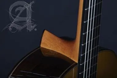Alhambra ALH-J.M. Moreno + caseAlhambra Gitár José Miguel Moreno Serie C Cédrus, tömör indiai rózsaf