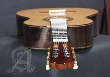 Alhambra ALH-J.M. Moreno + caseAlhambra Gitár José Miguel Moreno Serie C Cédrus, tömör indiai rózsaf