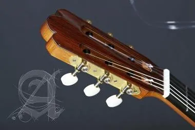 Alhambra ALH-J.M. Moreno + caseAlhambra Gitár José Miguel Moreno Serie C Cédrus, tömör indiai rózsaf