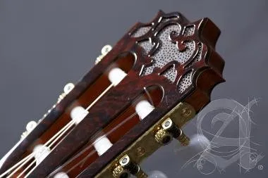 Alhambra ALH-J.M. Vilaplana NT + caseAlhambra Gitár José María Vilaplana Serie NT Cédrus, tömör indi