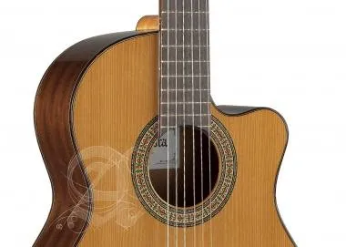 Alhambra ALH-3C CW E1Alhambra Gitár 3 C-CW-E1 Cédrus, mahagóni, indiai rózsafa fogólap. Fishman előe