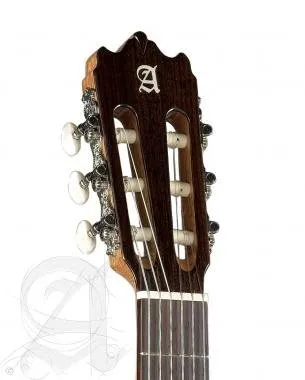 Alhambra ALH-3C CW E1Alhambra Gitár 3 C-CW-E1 Cédrus, mahagóni, indiai rózsafa fogólap. Fishman előe