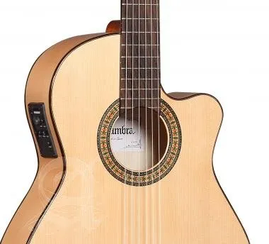 Alhambra ALH-3F CW E1Alhambra Gitár 3 F-CW-E1 Cédrus, mahagóni, indiai rózsafa fogólap. Fishman előe