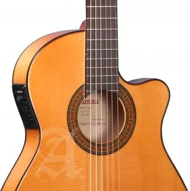 Alhambra ALH-3F CT E1Alhambra Gitár 3 F-CT-E1 Cédrus, mahagóni, indiai rózsafa fogólap. Fishman előe