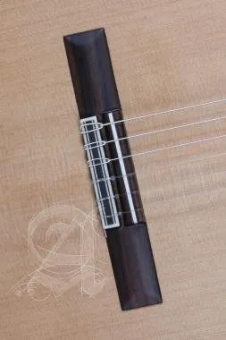 Alhambra ALH-4 OPAlhambra Gitár 4 OP, cédrus, indiai rózsafa, ébenfa fogólap.
