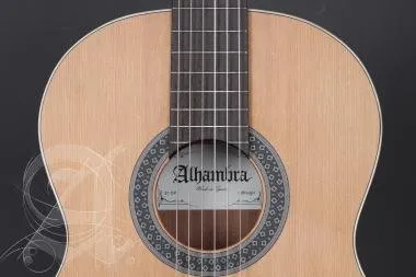 Alhambra ALH-1OP SAlhambra Gitár 1 OP Senorita (7/8) vörös cédrus, mahagóni, indiai rózsafa fogólap.