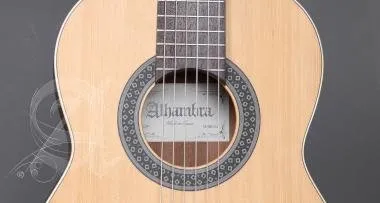 Alhambra ALH-1OP RAlhambra Gitár 1 OP Guitarra (1/2)vörös cédrus, mahagóni, indiai rózsafa fogólap.