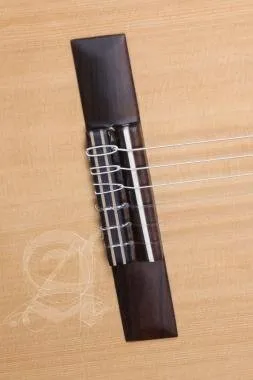 Alhambra ALH-1OP RAlhambra Gitár 1 OP Guitarra (1/2)vörös cédrus, mahagóni, indiai rózsafa fogólap.