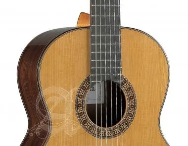 Alhambra ALH-6PAlhambra Gitár 6P Cédrus indiai rózsafa, (koncert méret) ébenfa fogólap. Ébenfa belső