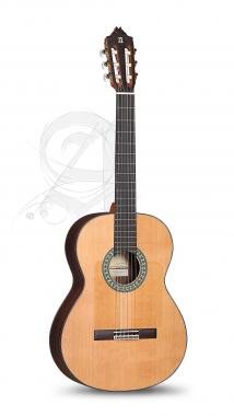 Alhambra Kytara 4/4, německý smrk, indický palisandr, ebenový hmatník, průhledný pickguard.