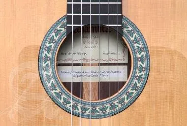 Alhambra ALH-5FP OP PiñanaAlhambra Gitár Német lucfenyő, indiai rózsafa, ébenfa fogólap, átlátszó pi