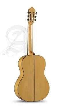Alhambra ALH-10Fc + caseAlhambra Gitár Német lucfenyő, tömör ciprusfa, ébenfa fogólap, Tokkal.