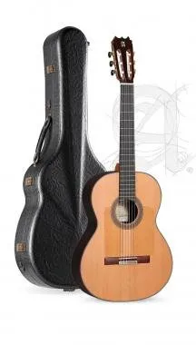 Alhambra ALH-10 Fp Piñana + caseAlhambra Gitár Német lucfenyő, tömör indiai rózsafa, ébenfa fogólap,