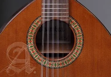 Alhambra ALH-B-3 CAlhambra Gitár B-3 C Cédrus, mahagóni indiai rózsafa fogólap.