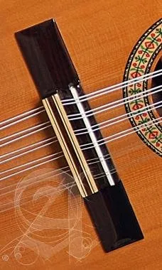 Alhambra ALH-B-4 PAlhambra Gitár B-4 P Cédrus, indiai rózsafa, ébenfa fogólap.