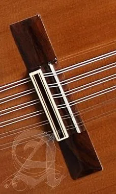Alhambra ALH-L-4 PAlhambra Gitár L-4 P Cédrus, indiai rózsafa, ébenfa fogólap.