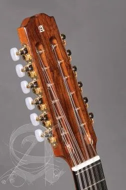 Alhambra ALH-L-4 PAlhambra Gitár L-4 P Cédrus, indiai rózsafa, ébenfa fogólap.
