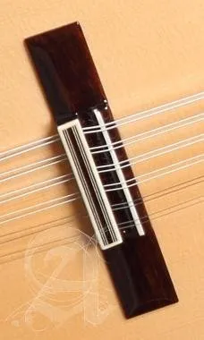 Alhambra ALH-L-6 P AAlhambra Gitár L-6 P A Német lucfenyő, indiai rózsafa, ébenfa fogólap.
