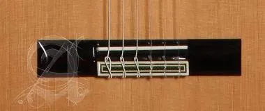 Alhambra ALH-Requinto 9P CW + caseAlhambra Gitár Requinto 9P CW Cédrus, tömör indiai rózsafa, ébenfa