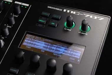 Roland MC-707 bővíthető sampler groovebox