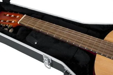 Gator GC-CLASSIC Deluxe öntött műanyag keménytok klasszikus gitárhoz