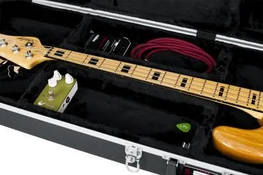 Gator GC-BASS Deluxe öntött műanyag keménytok basszusgitárhoz