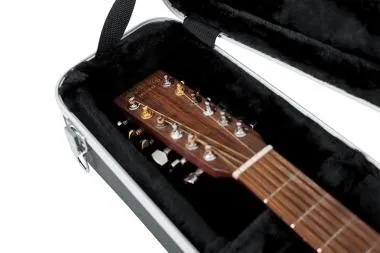 Gator GC-DREAD-12 Deluxe öntött műanyag keménytok dreadnught fazonú 12 húros akusztikus gitárhoz