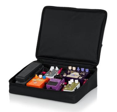 Gator GPT-BLACK fa pedal board hordtáskával, 46x30,5 cm