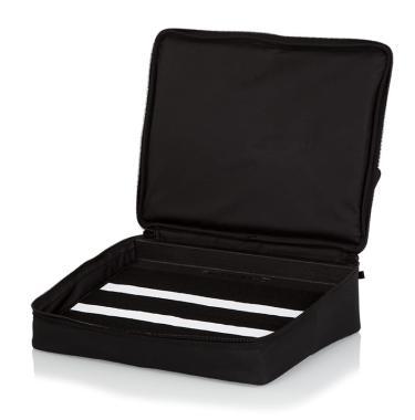 Gator GPT-BLACK fa pedal board hordtáskával, 46x30,5 cm