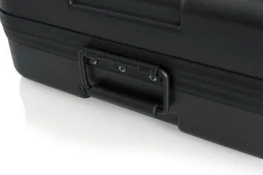 Gator GTSA-KEY61 TSA öntött műanyag keyboard keménytok 61 billentyűs hangszerhez, kerekekkel