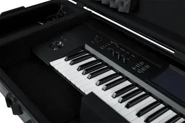 Gator GTSA-KEY76 TSA öntött műanyag keyboard keménytok 76 billentyűs hangszerhez, kerekekkel