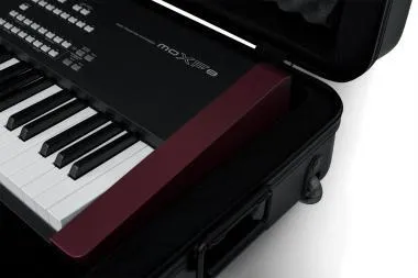 Gator GTSA-KEY88 TSA öntött műanyag keyboard keménytok 88 billentyűs hangszerhez, kerekekkel