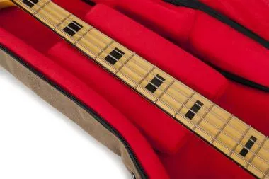 Gator GT-BASS-TAN Transit puhatok basszusgitárhoz, merev belső kialakítás, 20 mm vastag bélés, homokszín