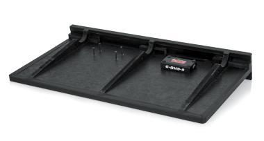 Gator GPT-PRO-PWR-CE 72x40,5 cm fekete szövet, pedál board, G-Bus-8 tápegys(8) 9V & (3) 18V kimenet és közép eu káb