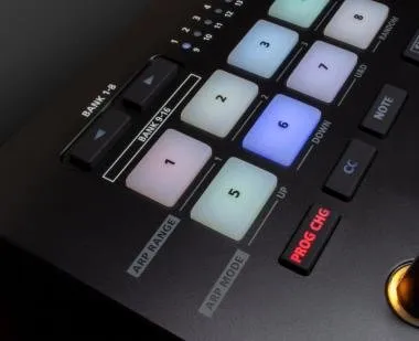 Roland A-88MKII MIDI kontroller PHA4-es kalapács mechanikával 8 kontroller 8 dinamikus pad MIDI 2.0