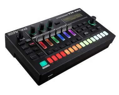 Roland TR-6S Dobgép és munkaállomás kompakt kivitelben