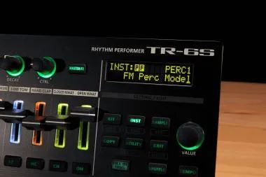 Roland TR-6S Dobgép és munkaállomás kompakt kivitelben