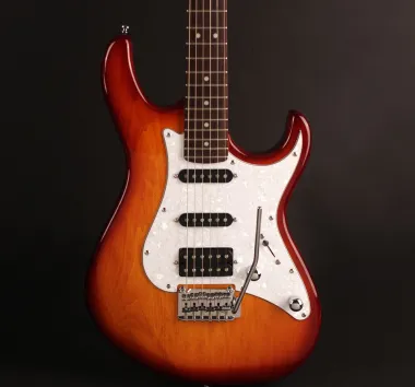 Cort Co-G250-TAB el.gitár, hársfa test, Bluebucker PU, tob.sunburst