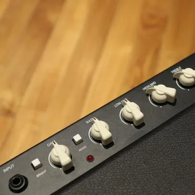 Cort Co-CM150B basszusgitár erősítő, 150 Watt