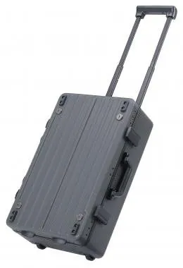 BOSS BCB-1000 Pedal Board, műanyag, gurulós, bőrönd típusú, kihúzható fogantyúval ellátott