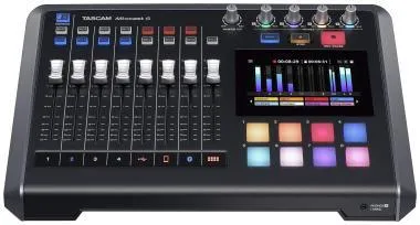 Tascam TM-MIXCAST4 Mixcast 4 Podcast keverő / többsávos USB Audio interfész