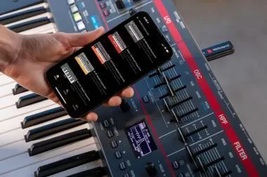 Roland JUNO-X ZEN-Core és JUNO, programozható, polifónikus szintetizátor, 61 billentyűs