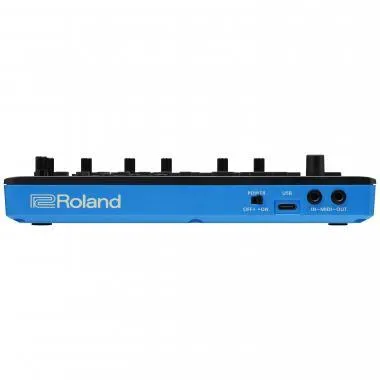 Roland J-6 ACB modellezésű, hordozható akkord szintetizátor, kompakt kivitelben