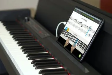 KORG KG-LP380BKU slim design digitális zongora, 88 billentyű, RH3 mechanika, fekete, billentyűfedéllel, USB MIDI csat